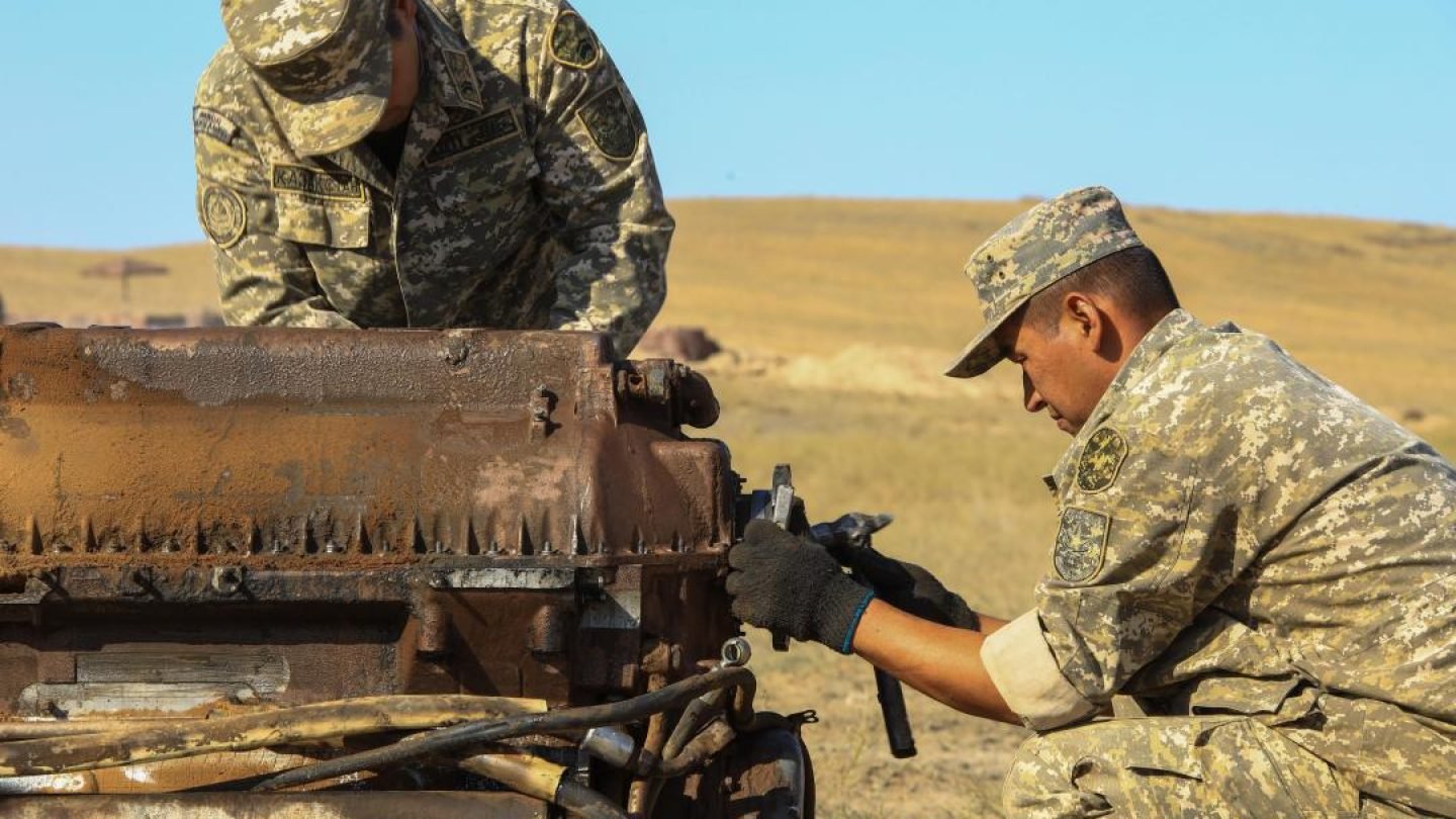 Зарубежная или отечественная – какая военная техника нужна Казахстану?