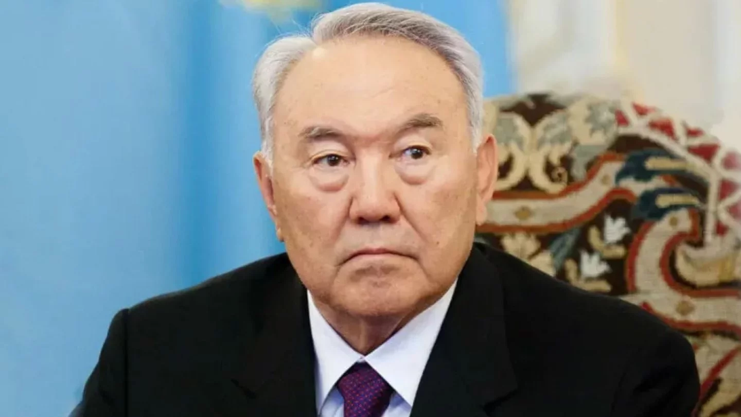Нурсултан Назарбаев выступил с обращением