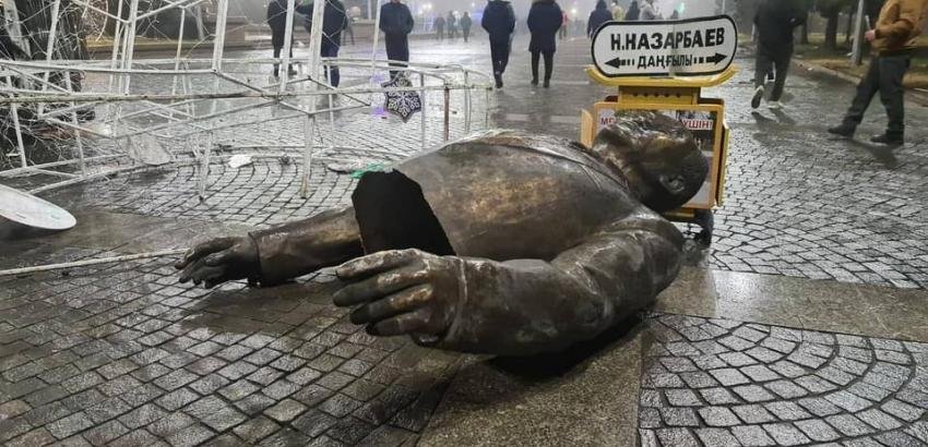 ÑÐ°Ð·ÑÑÑÐµÐ½Ð½ÑÐ¹ Ð¿Ð°Ð¼ÑÑÐ½Ð¸Ðº ÐÑÑÑÑÐ»ÑÐ°Ð½Ñ ÐÐ°Ð·Ð°ÑÐ±Ð°ÐµÐ²Ñ Ð² Ð¢Ð°Ð»Ð´ÑÐºÐ¾ÑÐ³Ð°Ð½Ðµ, ÑÐ¾ÑÐ¾ Ð¡Ð°Ð½Ð´ÑÐ³Ð°Ñ ÐÑÐ¹ÑÐµÐ½Ð¾Ð²Ð°