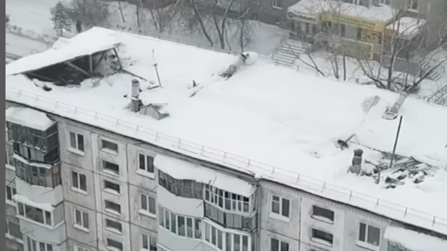 В СКО обвалилась крыша пятиэтажки