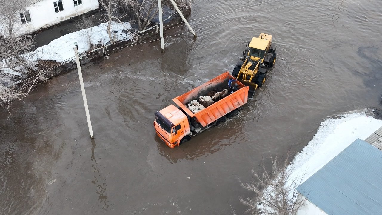 В Костанайской области под воду ушёл посёлок Амангельды