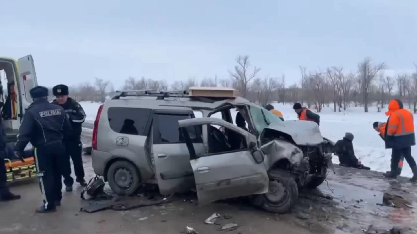 Массовая авария в Актюбинской области: восемь человек пострадали