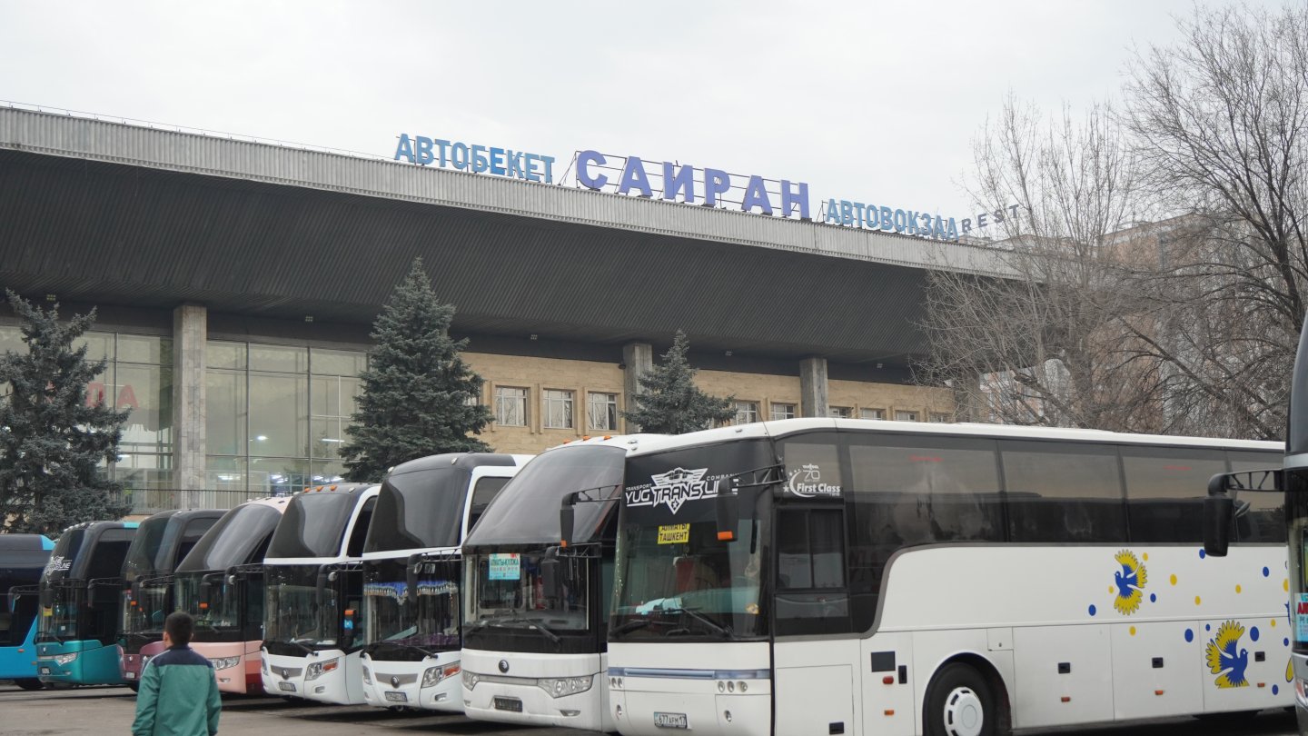 Всё обветшало, бардак полный»: что происходит на алматинском автовокзале  «Сайран»