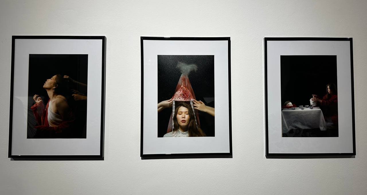 ТÑипÑиÑ
«ÐаÑÑжное молÑание». ÐÐ°Ð½Ð¸Ñ Ð¤Ð°Ð·Ñлова. ФоÑо: Orda.kz.