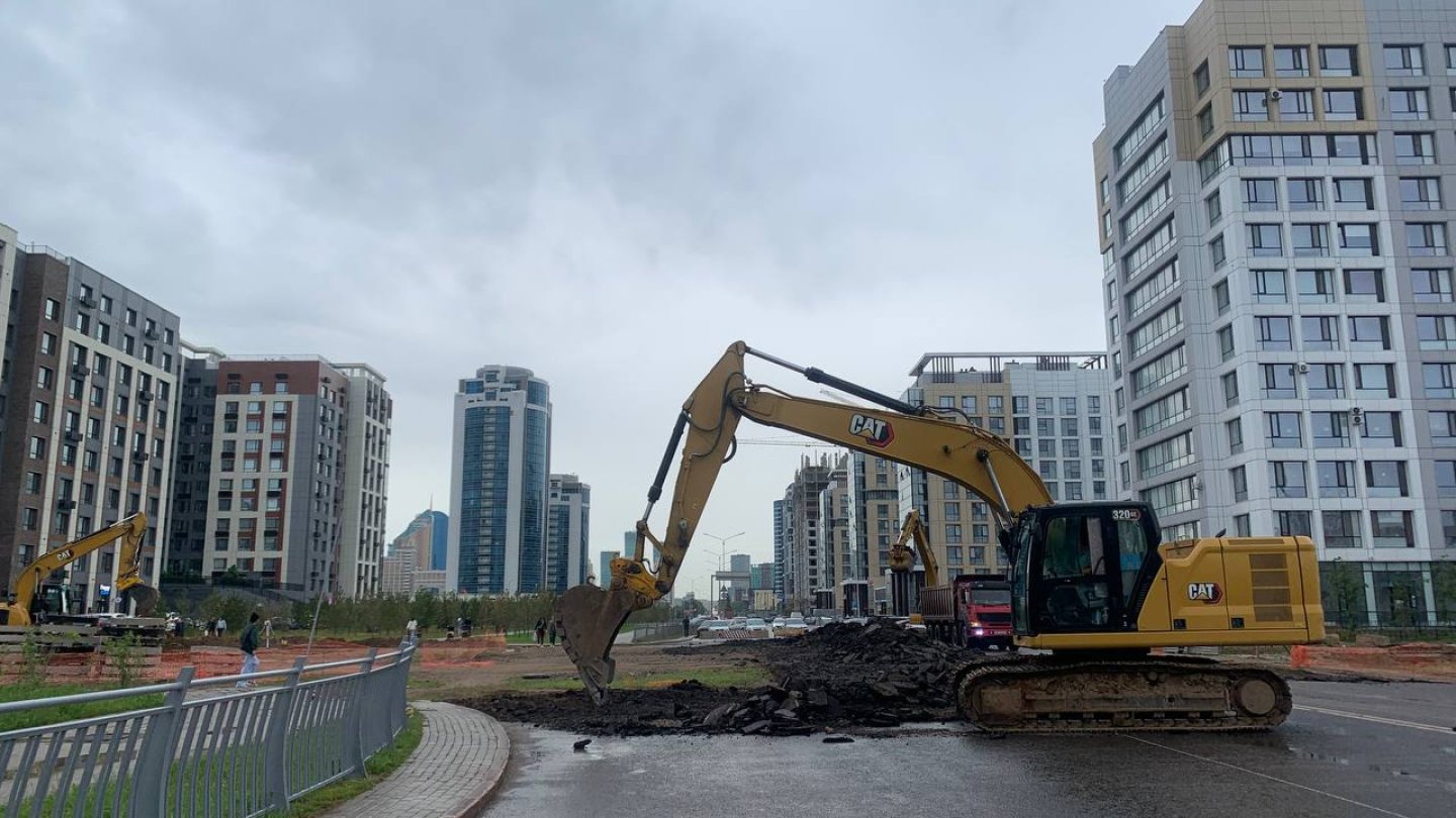 Перекопанная столица: как ремонтируют дороги в Астане