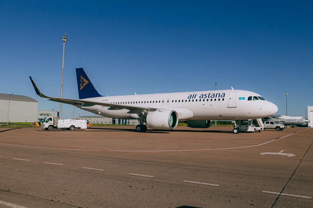 200 человек на один самолёт: на что ещё бортпроводники Air Astana  пожаловались президенту