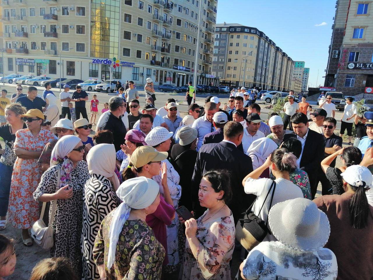 Вместо Н2О — ничего: в Актау люди страдают без благ цивилизации