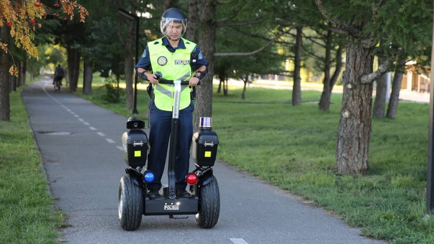 Порнодағы Лаура Харринг Ол мені қатты ұрды