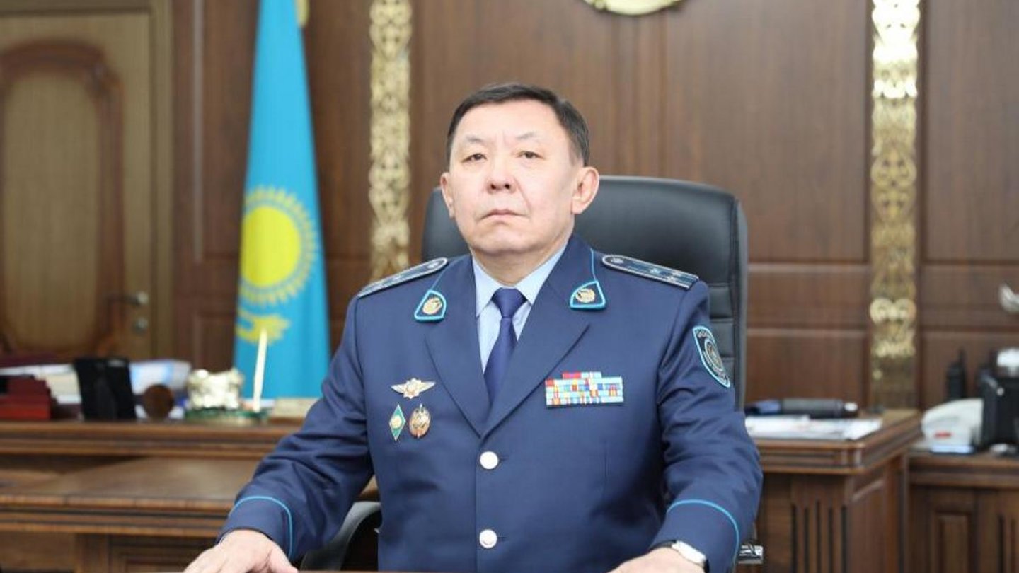 Хардкор анальды порно жылауды тоқтата алмайды Аяқ киімдегі жалаңаш әйелдер