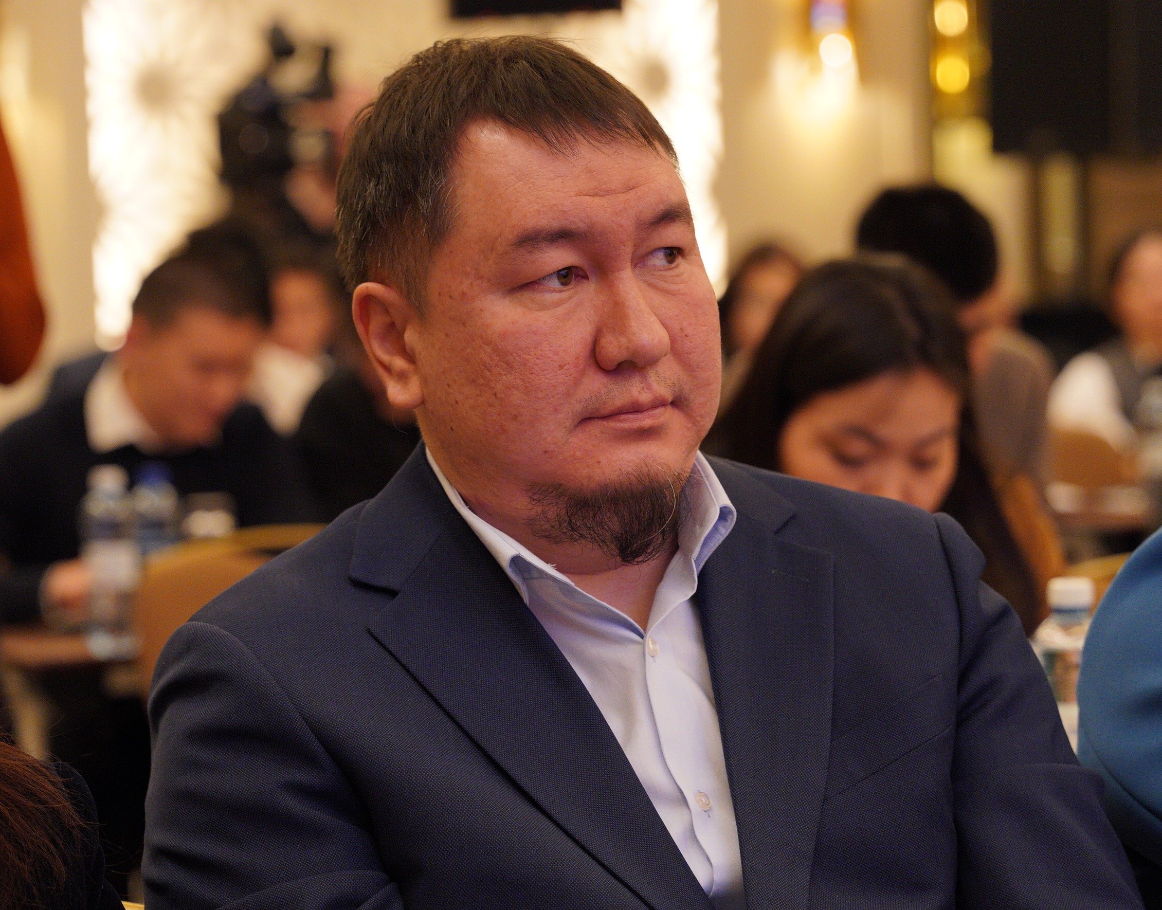 СеÑик Ðдилов, ÑоÑо оÑганизаÑоÑов пÑеÑÑ-конÑеÑенÑии
