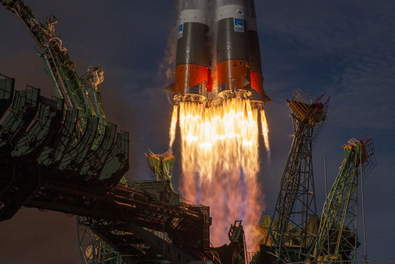 Ð¿ÑÑÐº ÑÐ°ÐºÐµÑÑ-Ð½Ð¾ÑÐ¸ÑÐµÐ»Ñ Â«Ð¡Ð¾ÑÐ·-2.1Ð°Â» Ñ Ð³ÑÑÐ·Ð¾Ð²ÑÐ¼ ÐºÐ¾ÑÐ°Ð±Ð»ÐµÐ¼ Â«ÐÑÐ¾Ð³ÑÐµÑÑ ÐÐ¡-25Â»