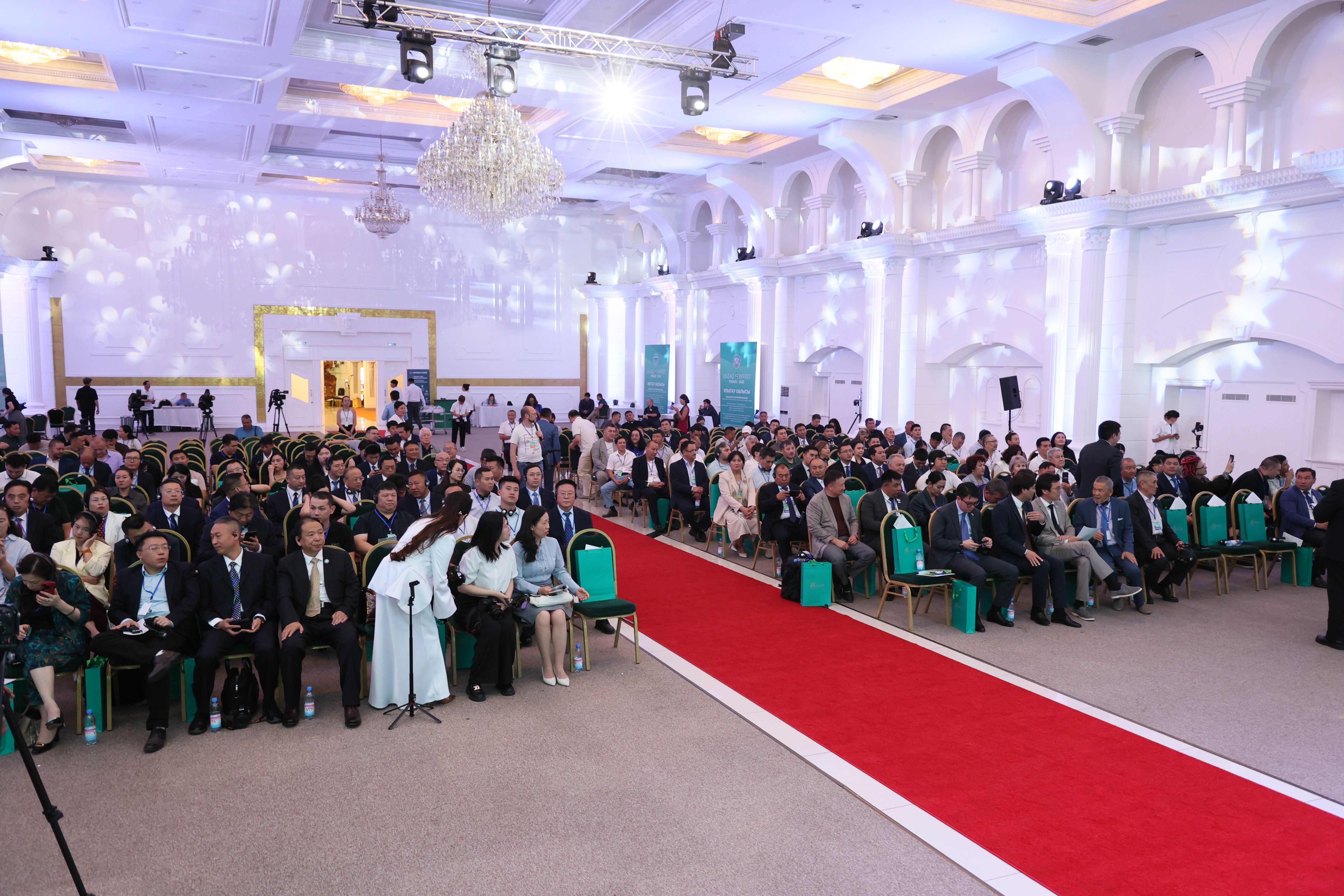 ÐлÑÑевÑм иÑогом ÑоÑÑма ÑÑало Ñоздание Kazakh-Asia Investment Fund â междÑнаÑодного инвеÑÑиÑионного Ñонда
