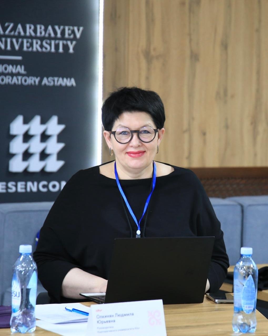 ÐÐ° ÑÐ¾ÑÐ¾: Ð ÑÐºÐ¾Ð²Ð¾Ð´Ð¸ÑÐµÐ»Ñ Allur University ÐÑÐ´Ð¼Ð¸Ð»Ð° ÐÐ»ÐºÐ¸Ð½ÑÐ½.