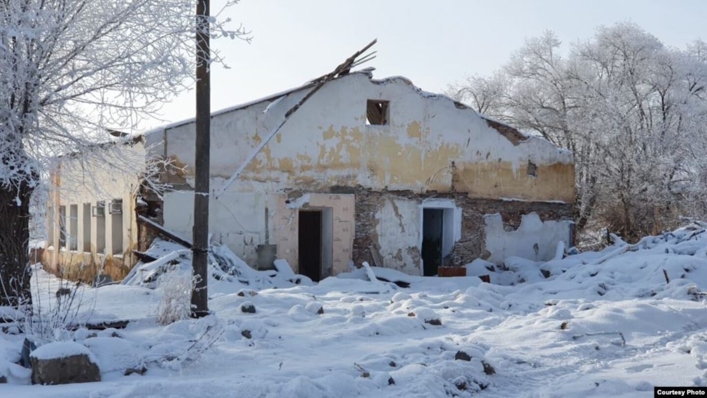 Карагандинцев выселяют из домов ради добычи меди