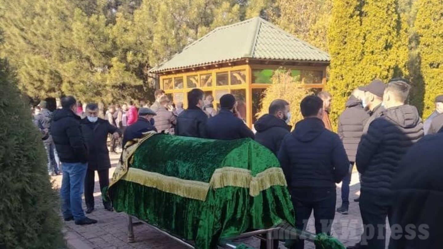 Ибрагимов похоронен. Алиджан Ибрагимов семья. Похороны Ибрагимова.