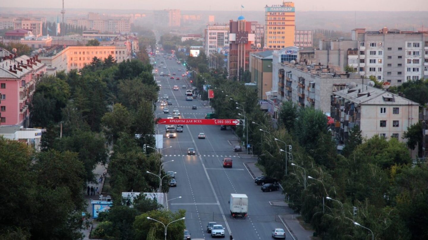 Республика казахстан г павлодар. Павлодар. Город Павлодар Казахстан. Казахстан Павлодар улицы. Павлодар Центральная улица.