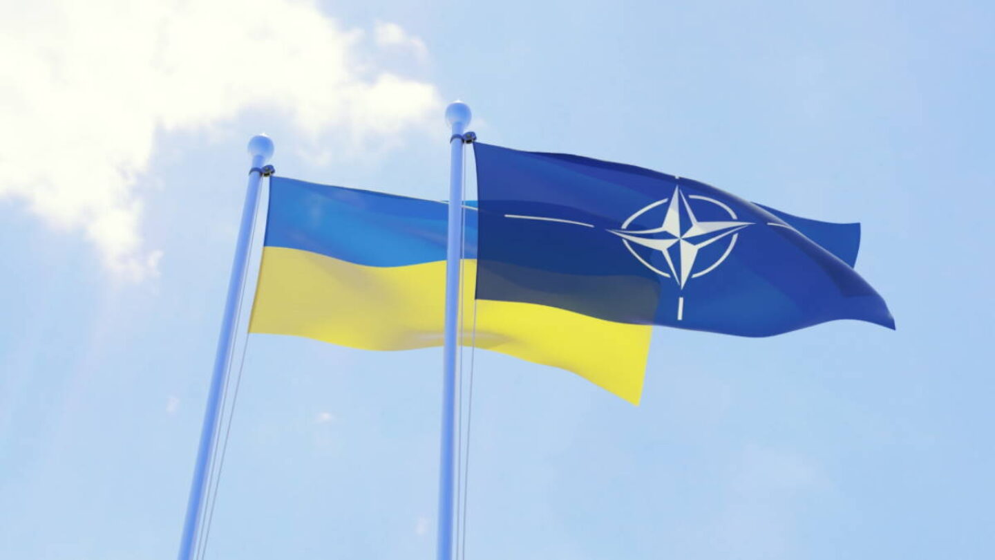 Нато поддержали украину. Флаг Украины и НАТО. Флаг Украины ЕС НАТО. Флаг украинского НАТО. Флаг Украины , ЕС, НАТО, США.
