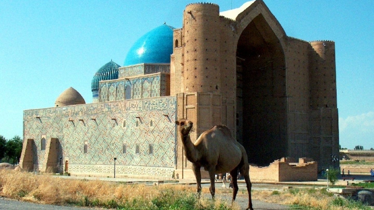 наследие казахстана. астана рауза мешіті. культурное наследие казахстана мавзолей арыстан баба. мавзолей ходжи ахмеда яссави (город туркестан), 2003. мавзолей ходжа ясави казахстан.