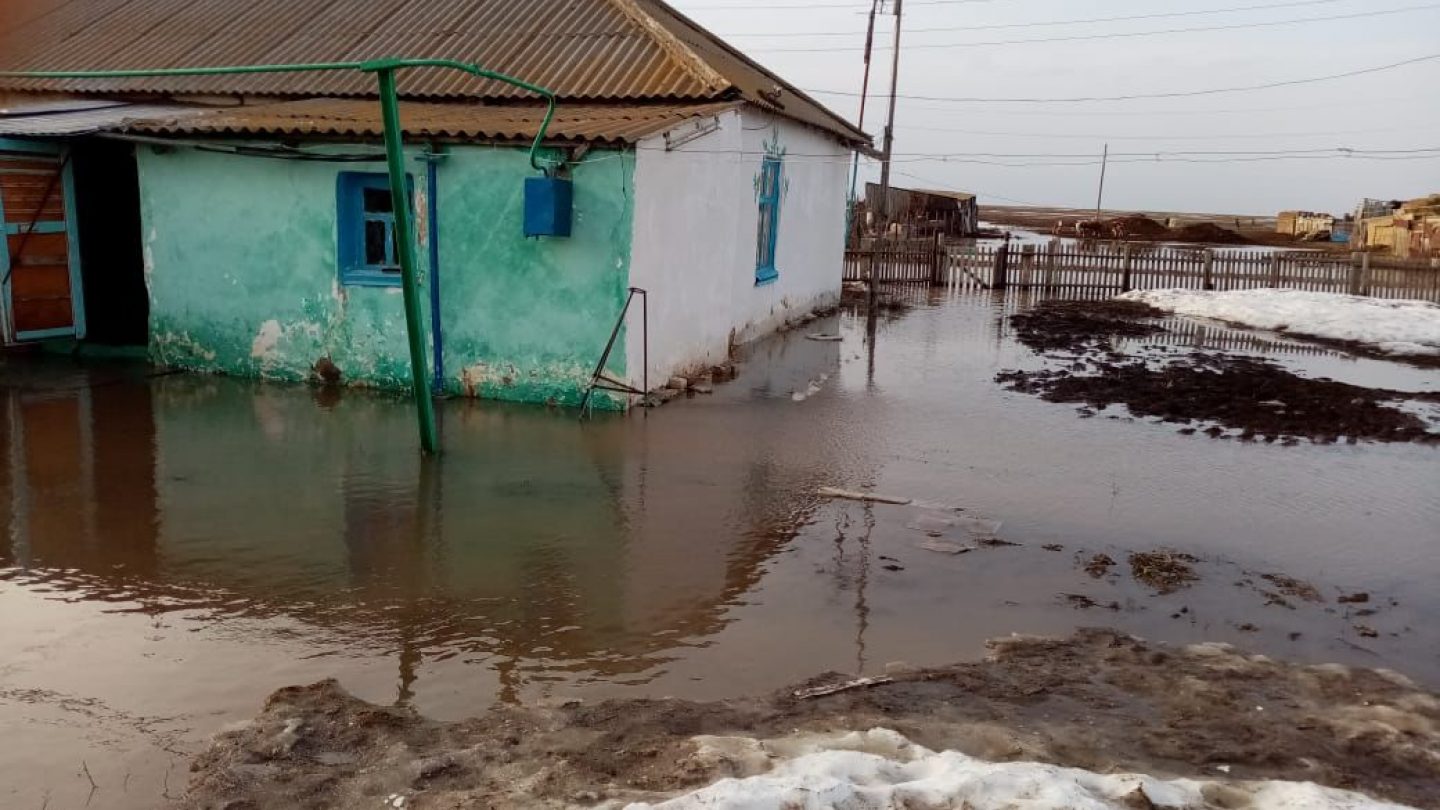 Есть ли наводнение в казахстане. Половодье в Казахстане 2022. Потоп в ЗКО. Казахстан потоп паводки. Наводнение в Казахстане 2022.