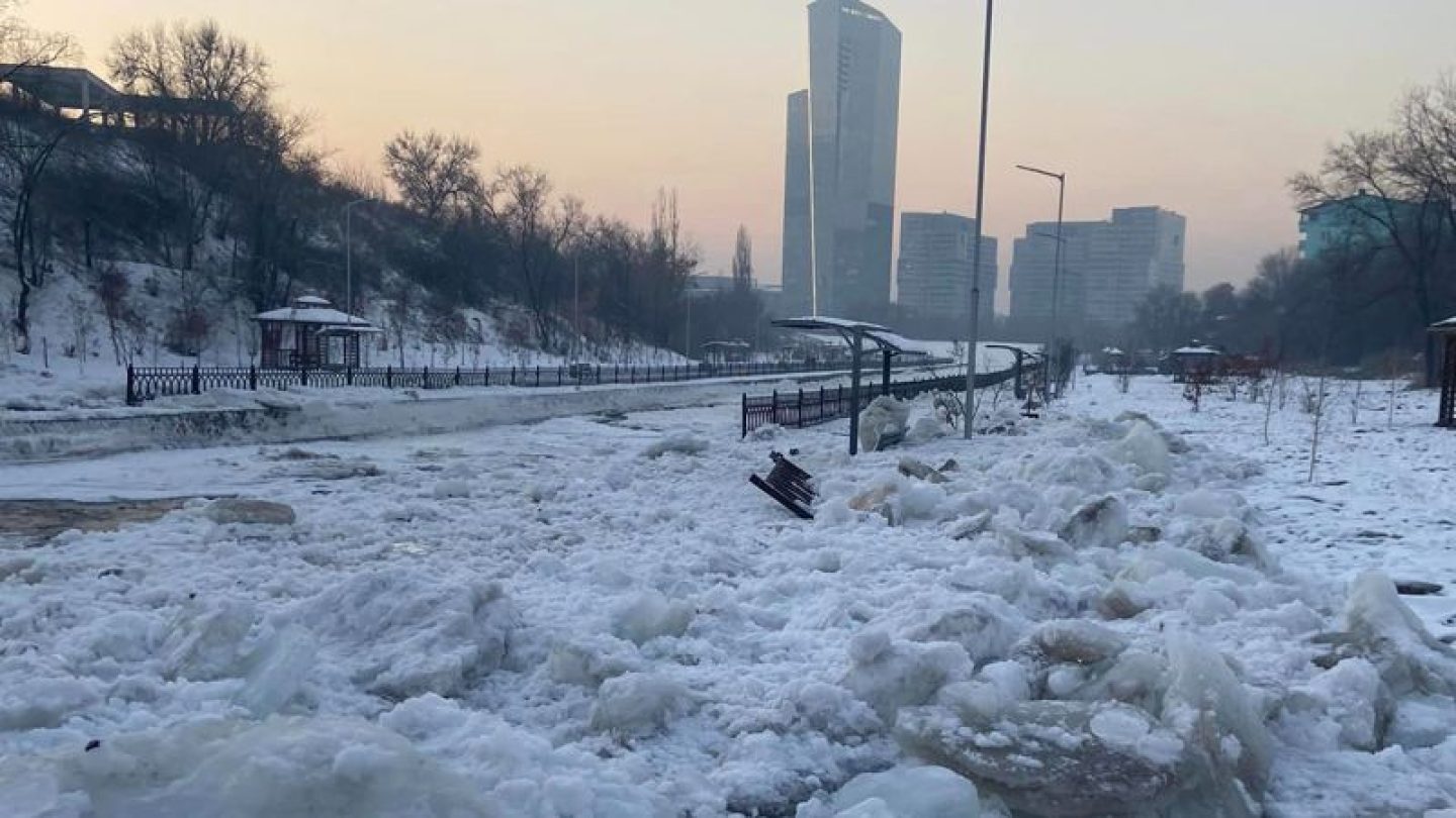 Алма Ата горы без снега