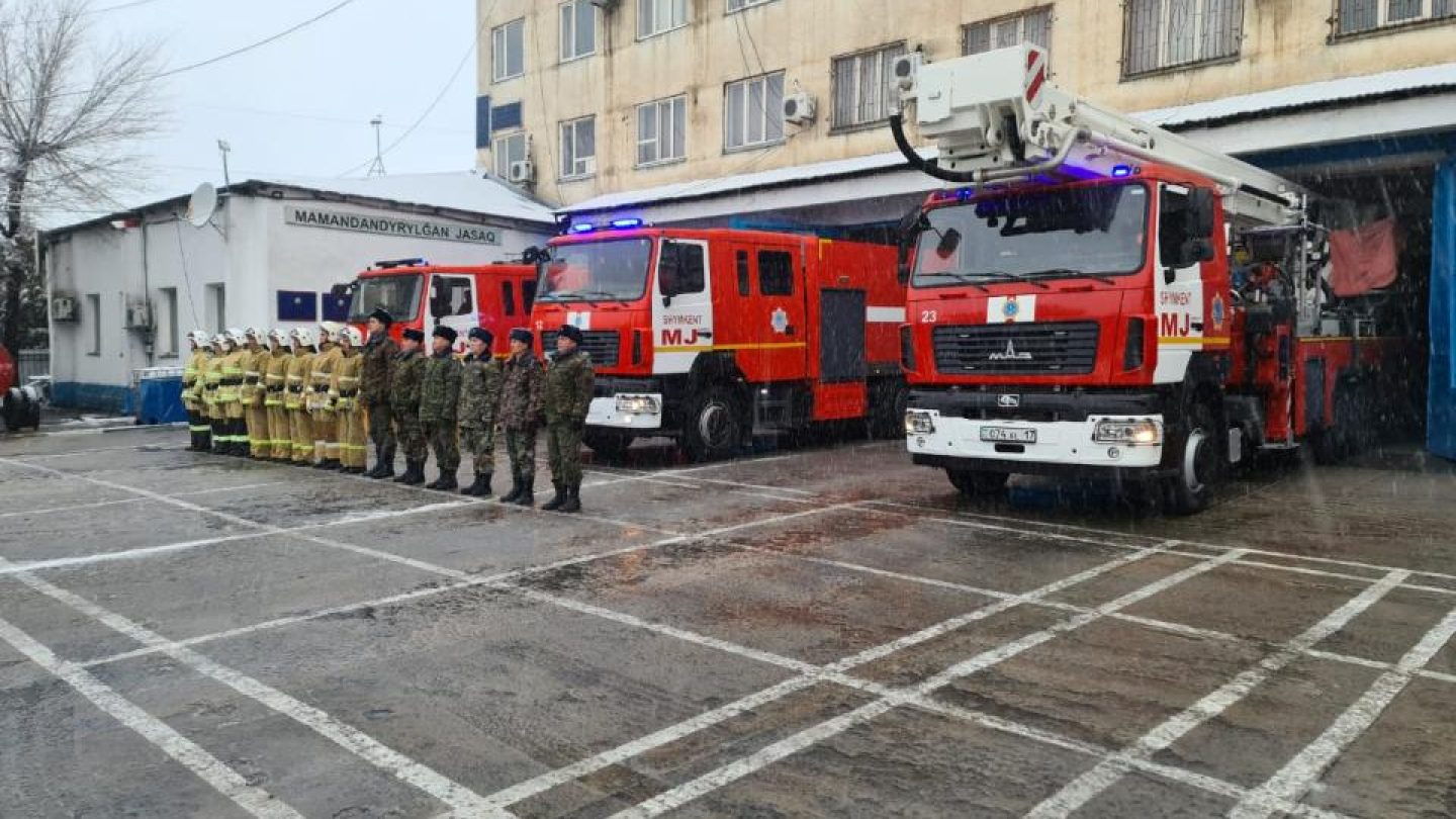 Токаев поблагодарил службы, дежурившие в новогоднюю ночь