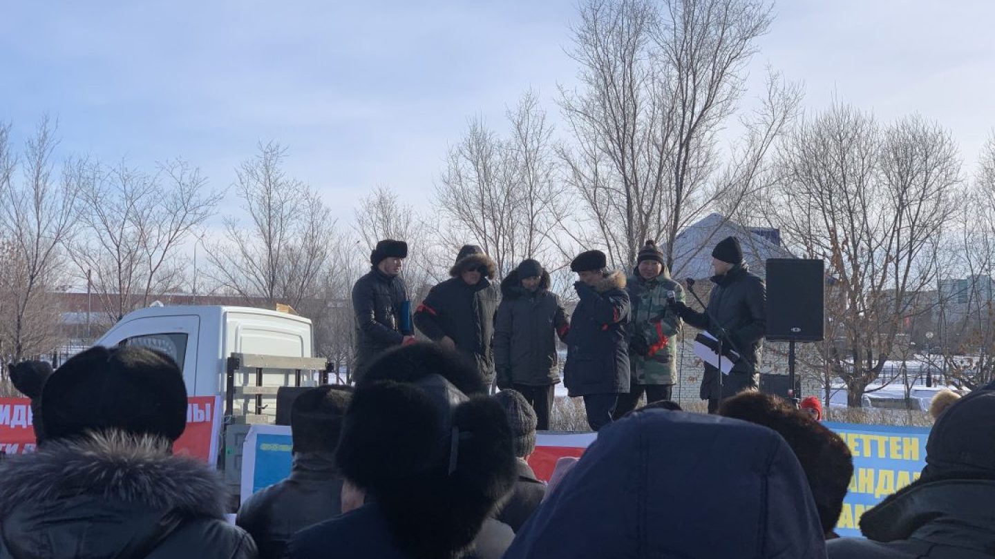 Активисты «Казахстанского общества слепых» провели митинг в Астане