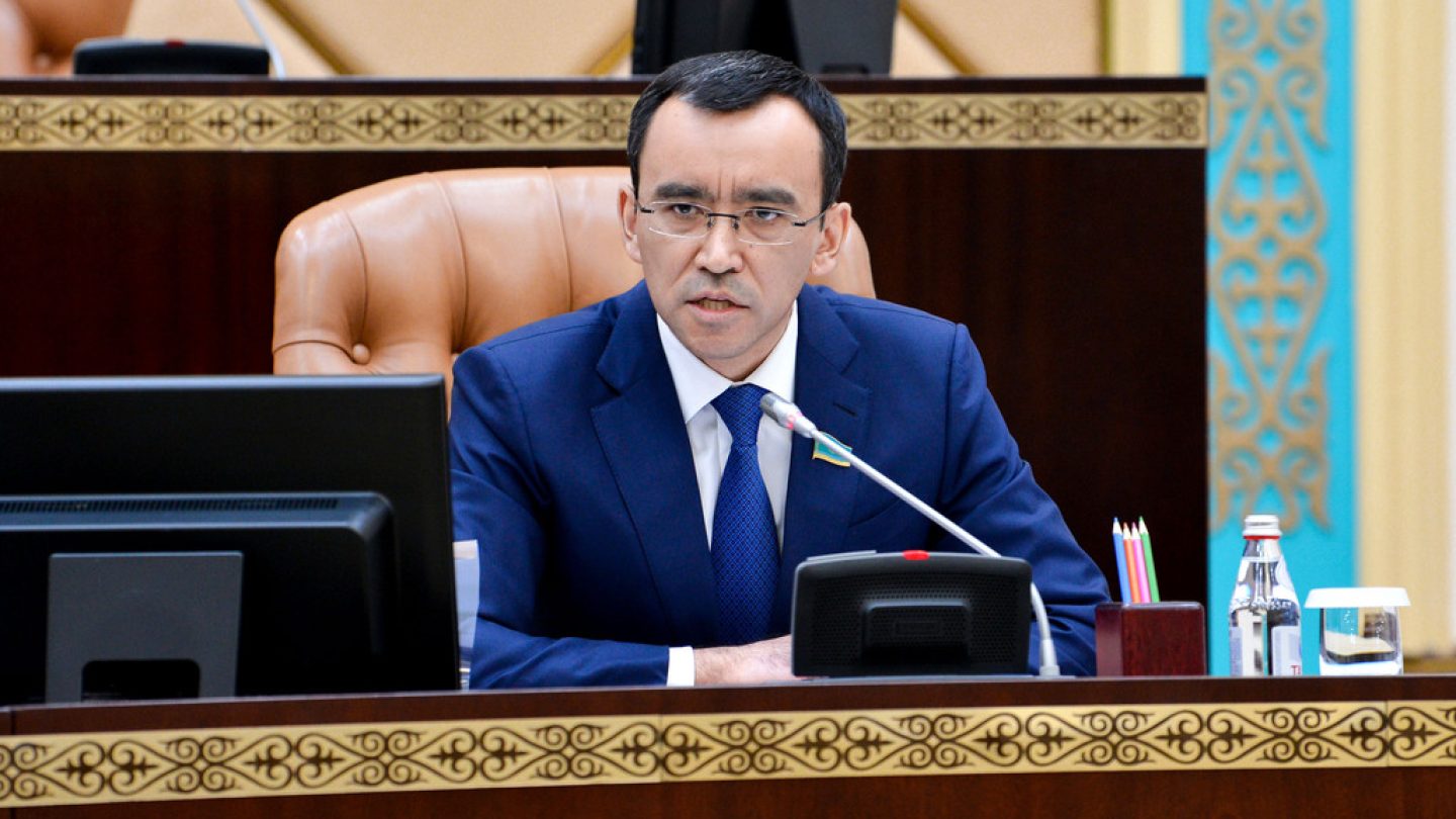 Перестановки в сенате: новые депутаты и быстрое возвращение Ашимбаева