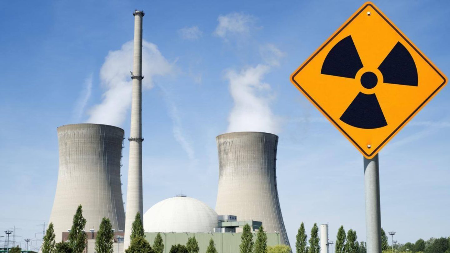 На атомных электростанциях используется энергия. Энергия АЭС. Ядерная атомная Энергетика. Ядерная Электроэнергетика. АЭС И экология.