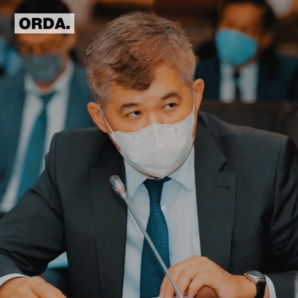 Заколдованное кресло главы минздрава