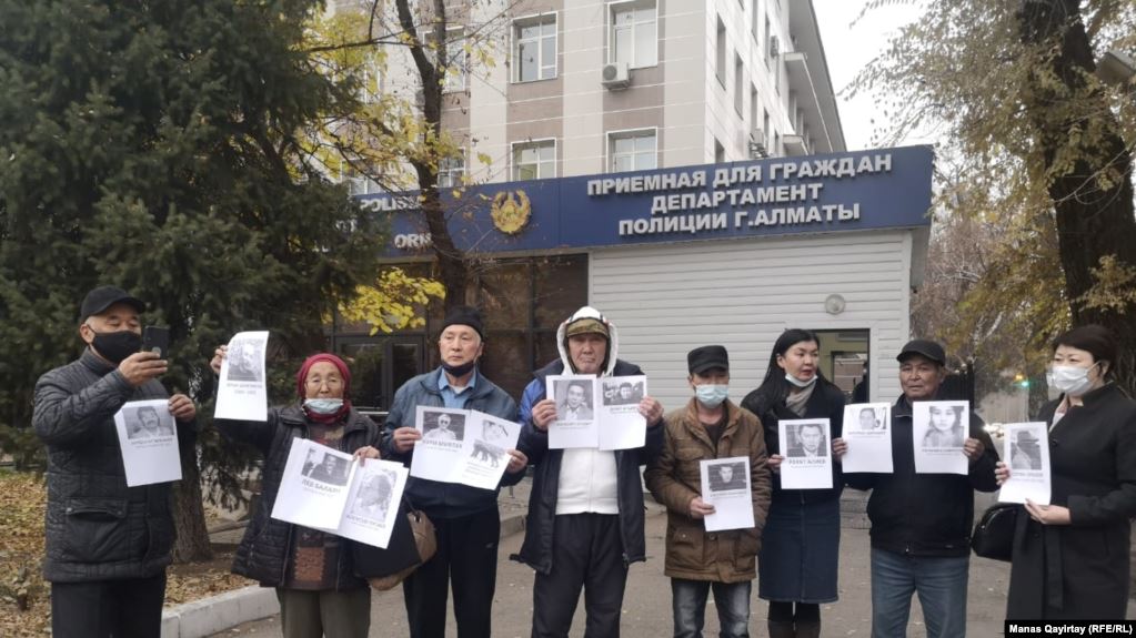 Убийство сына Дулата Агадила: алматинские активисты пришли к департаменту полиции
