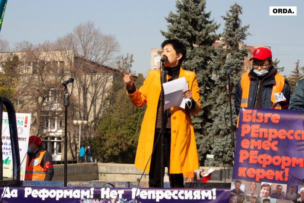 Митинги: новый закон по старым шаблонам