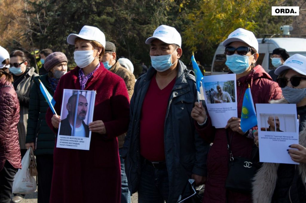 Митинги: новый закон по старым шаблонам