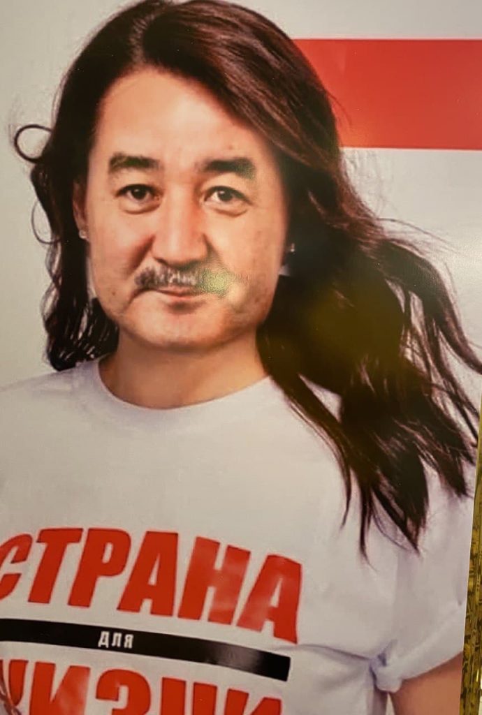 Токаева со Шпекбаевым купили за 100 тысяч тенге