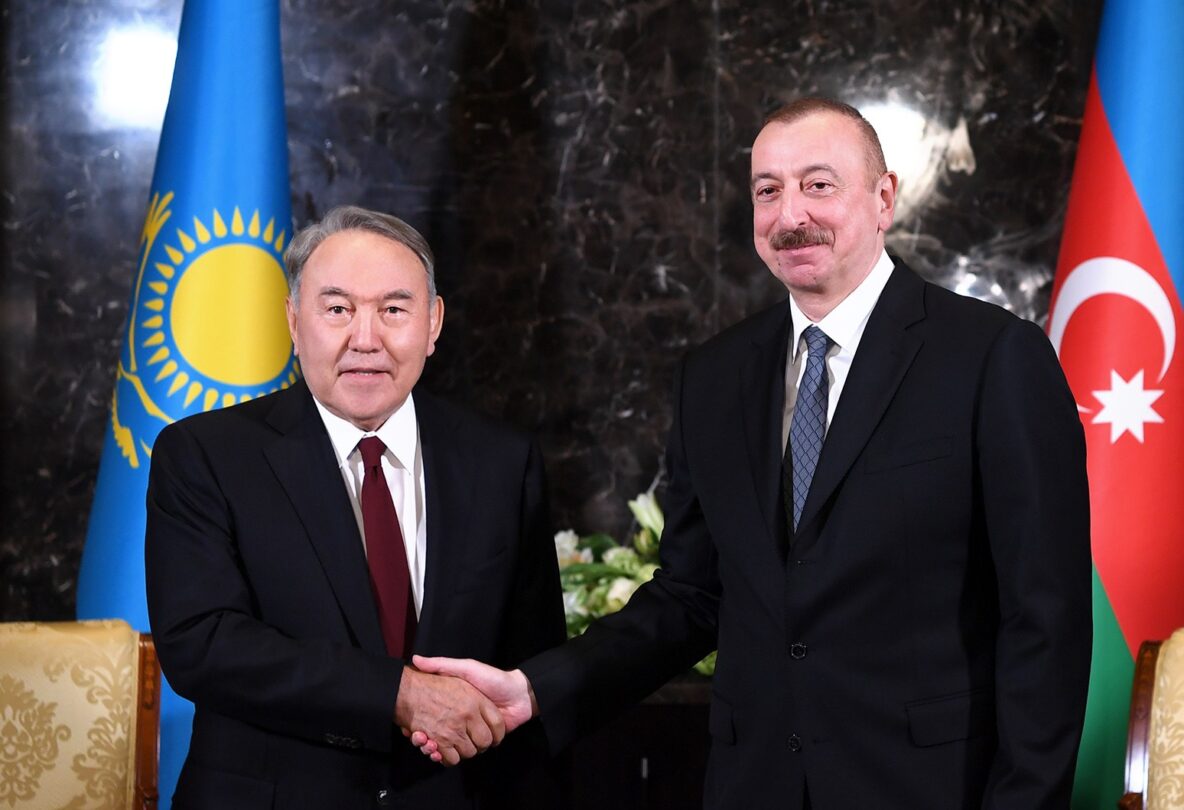 Поздравлял ли Назарбаев президента Азербайджана с «возвращением исконных территорий»?