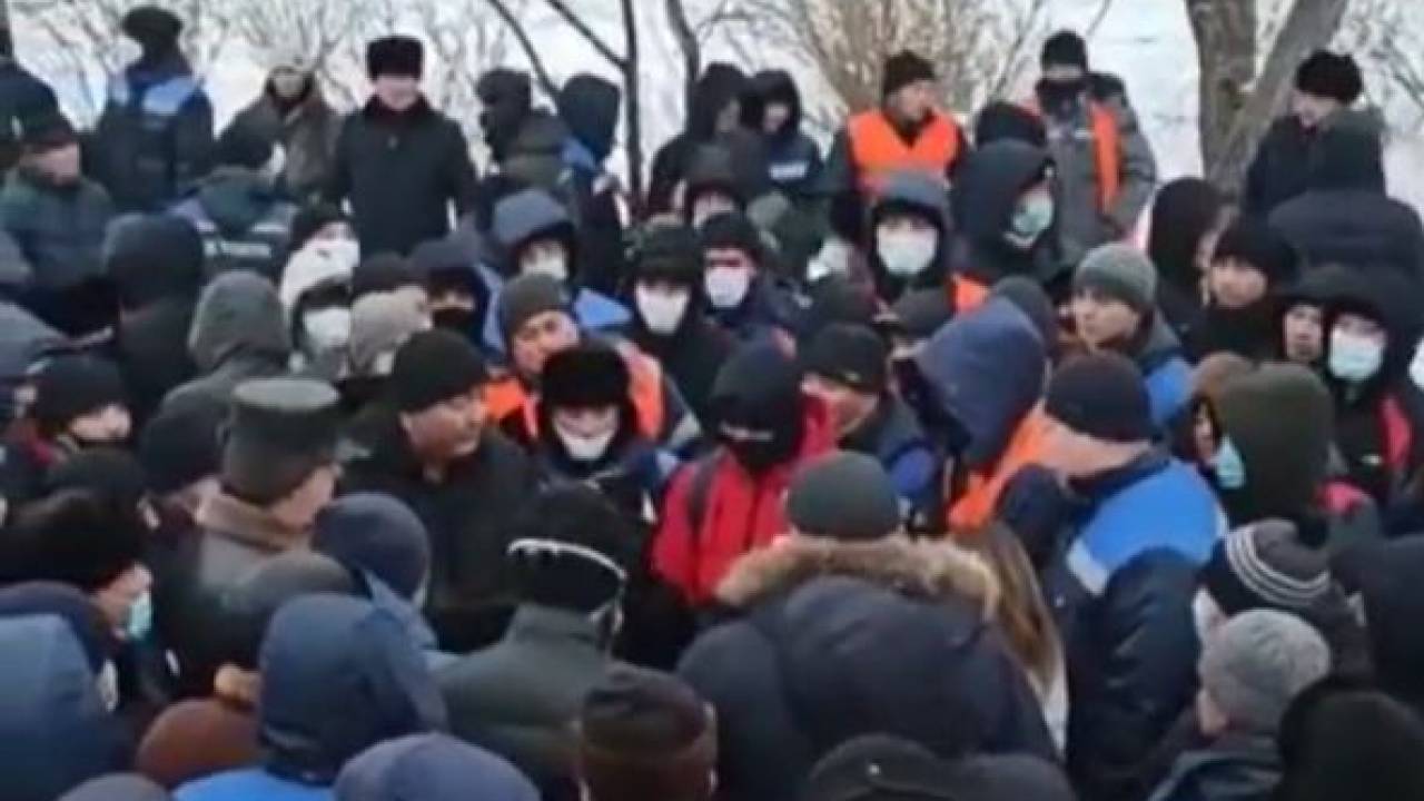 Забастовка в Жезказгане: рабочие требуют повышения зарплаты