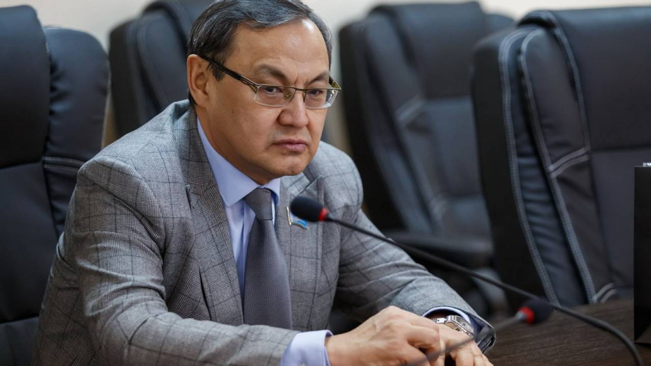 Куришбаев назвал выпады российских политиков "ахинеей безграмотных людей"
