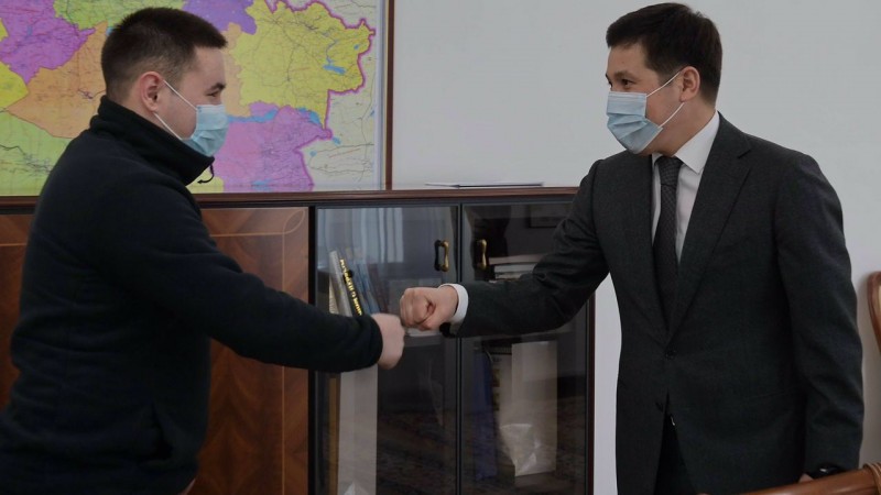 Страна развалится, если я сяду в кресло депутата – эксклюзив с Иманбеком