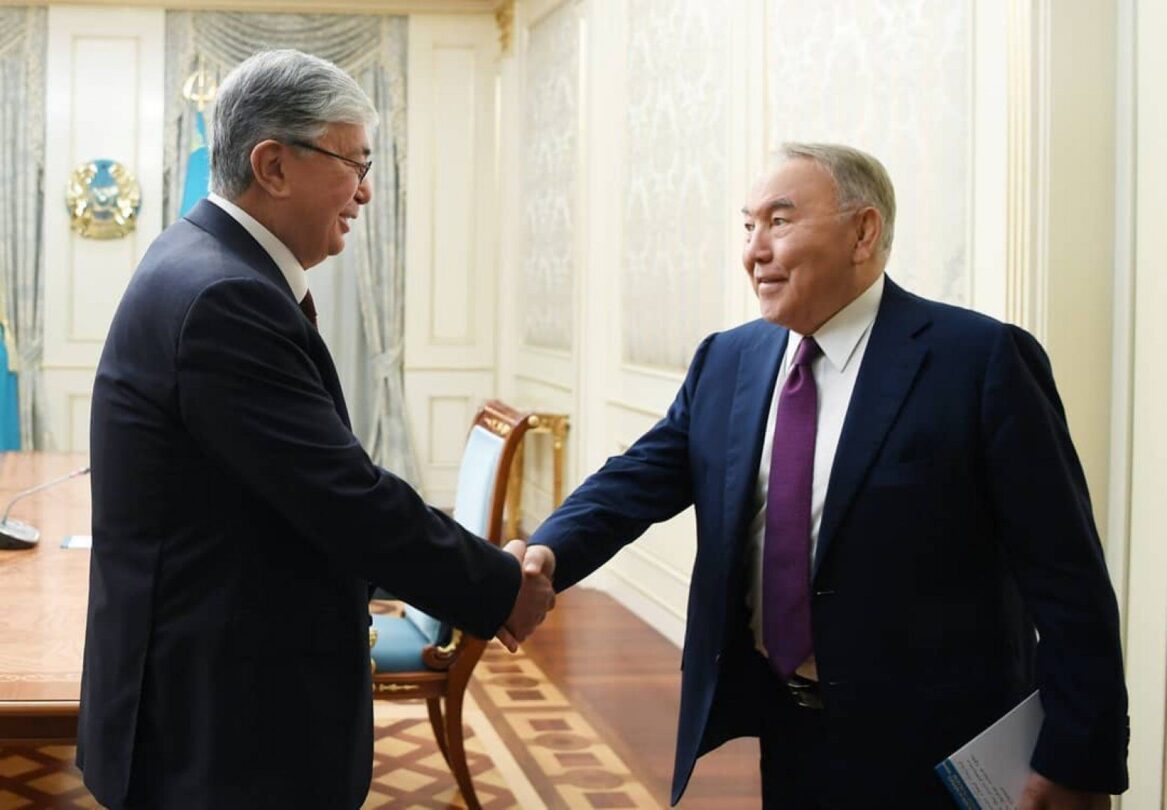 «Может, передумаете?» – Токаев Назарбаеву за день до его отставки