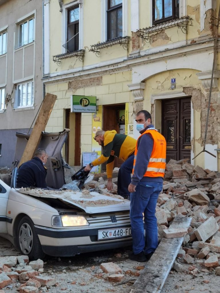Число погибших из-за сильного землетрясения в Хорватии растет