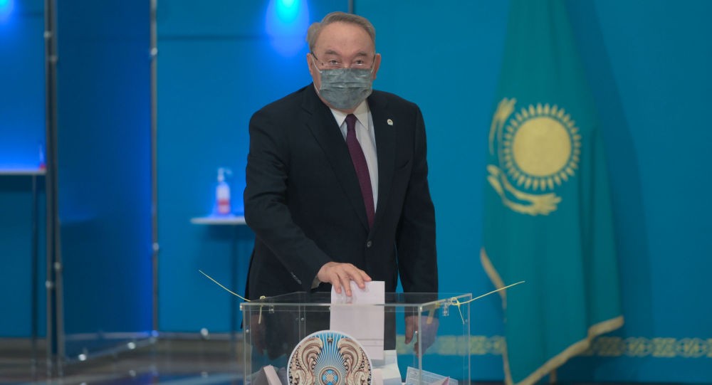 Назарбаев голосует во второй раз. Выборы от Ассамблеи