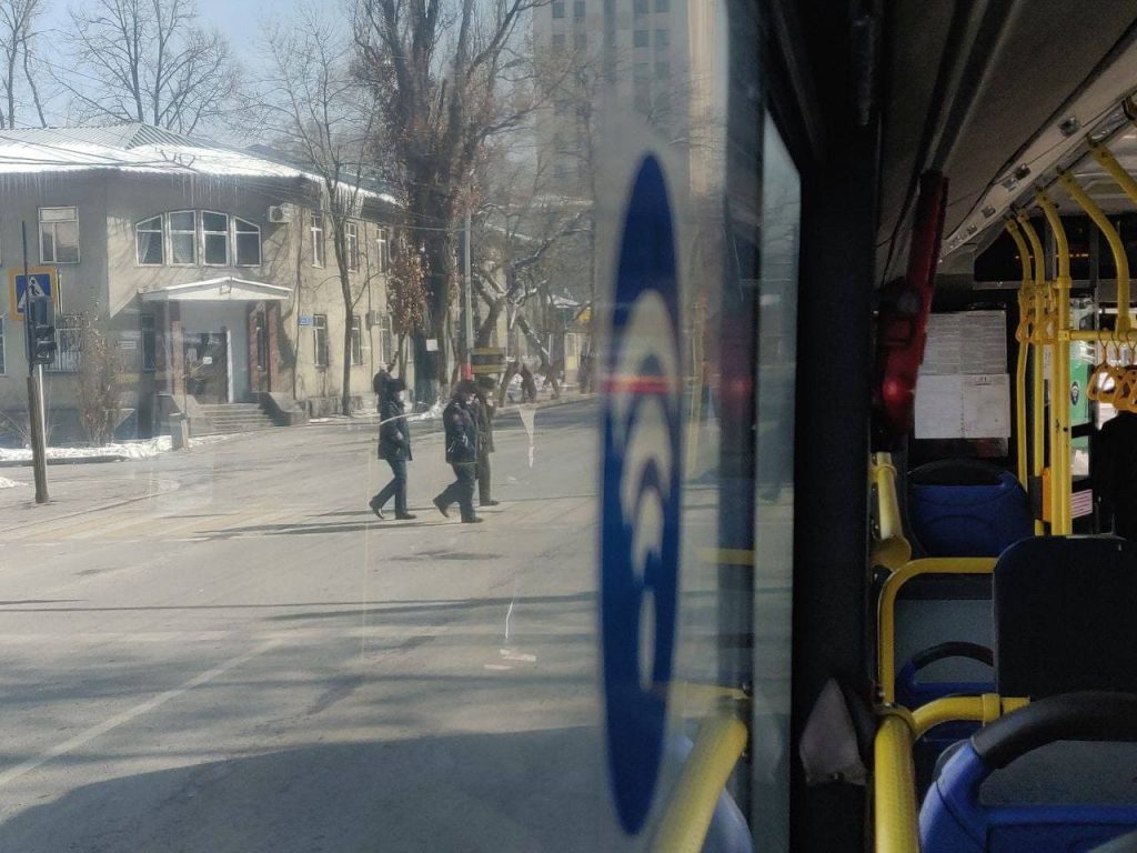 «Руки прочь от казахской земли»: как прошли протесты по всему Казахстану