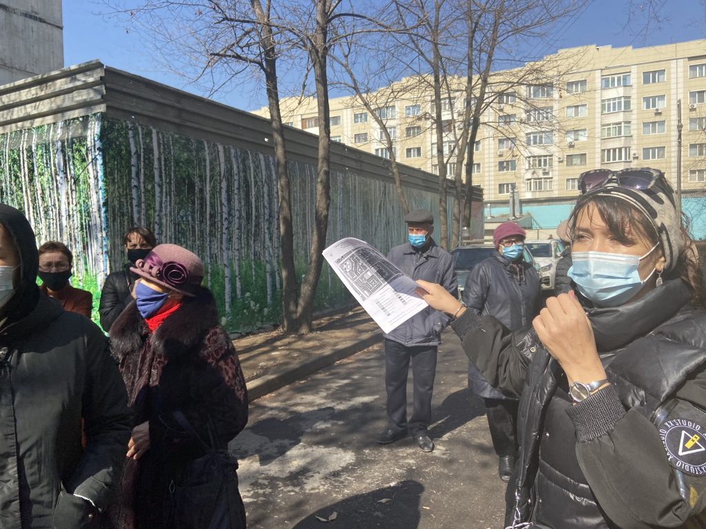 Стройка на Нурмакова: почему возведение ЖК превратилось в битву титанов
