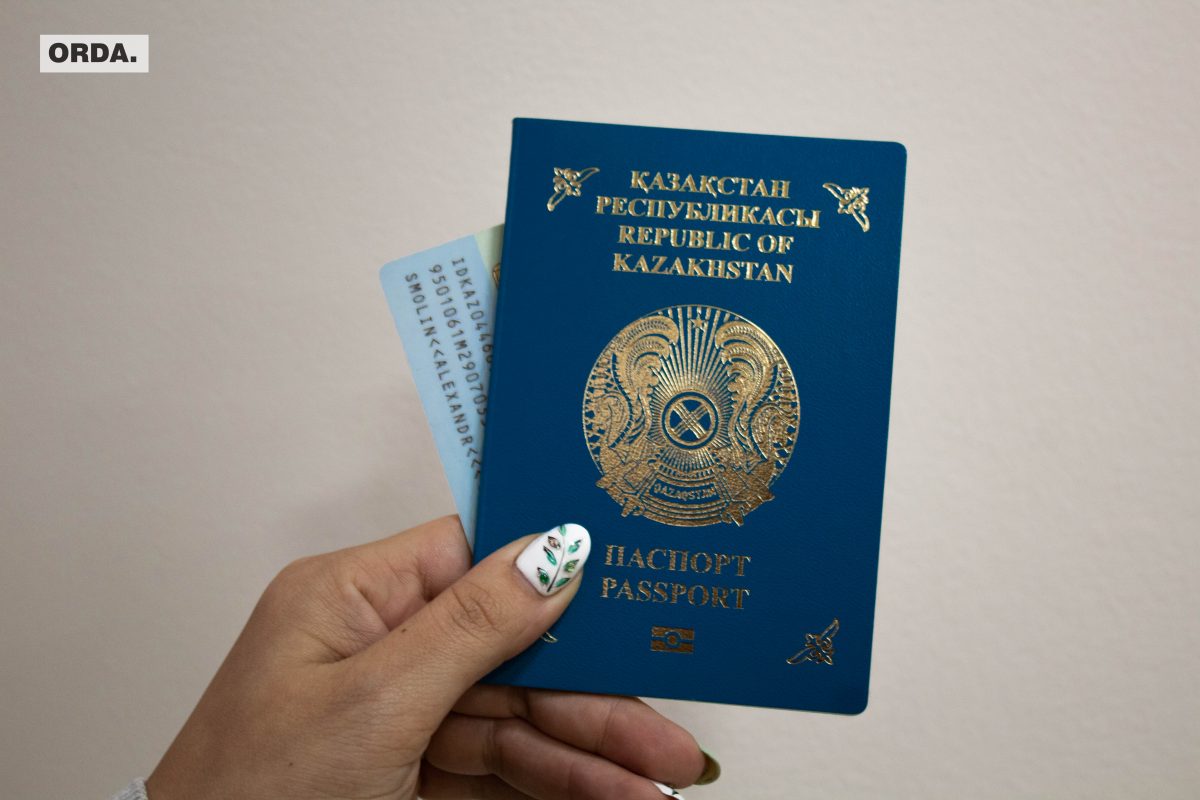 Казахстанская семья застряла в аэропорту Стамбула из-за разного гражданства