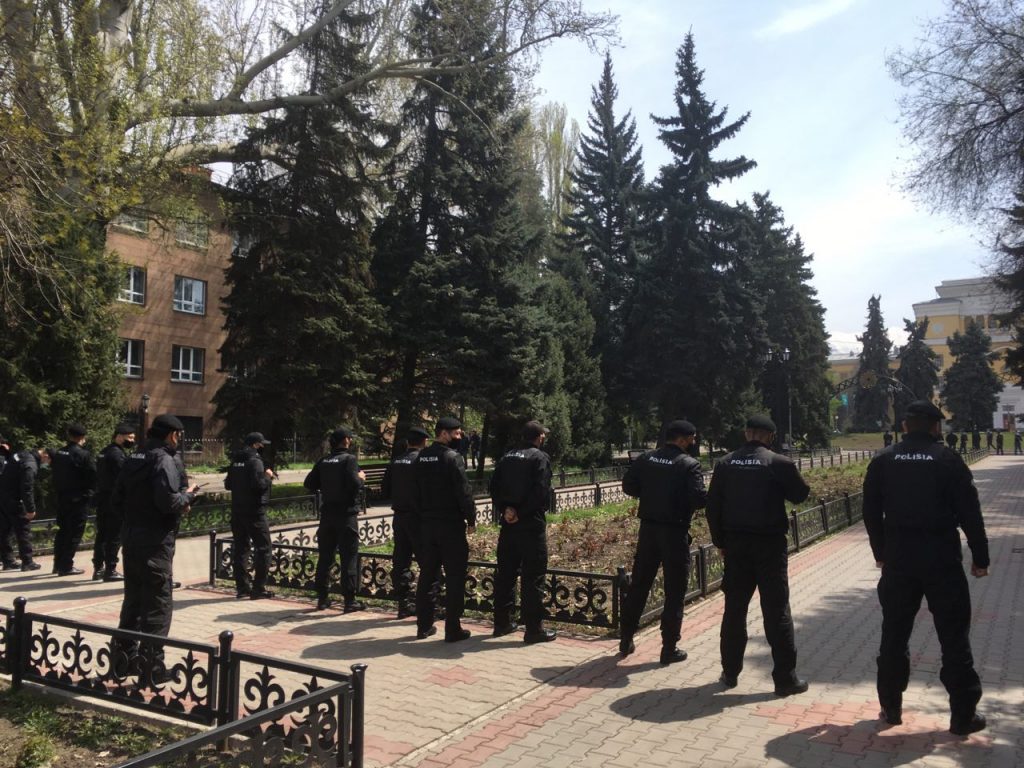 Несанкционированный «земельный» митинг ДПК в Алматы