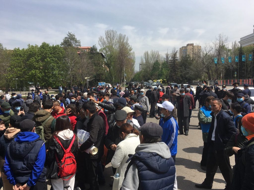 Несанкционированный «земельный» митинг ДПК в Алматы