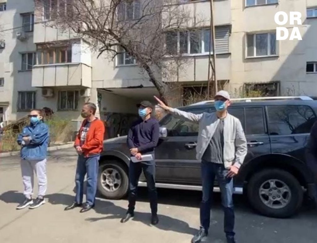 Алматинцам обещали вернуть двор, а документов нет