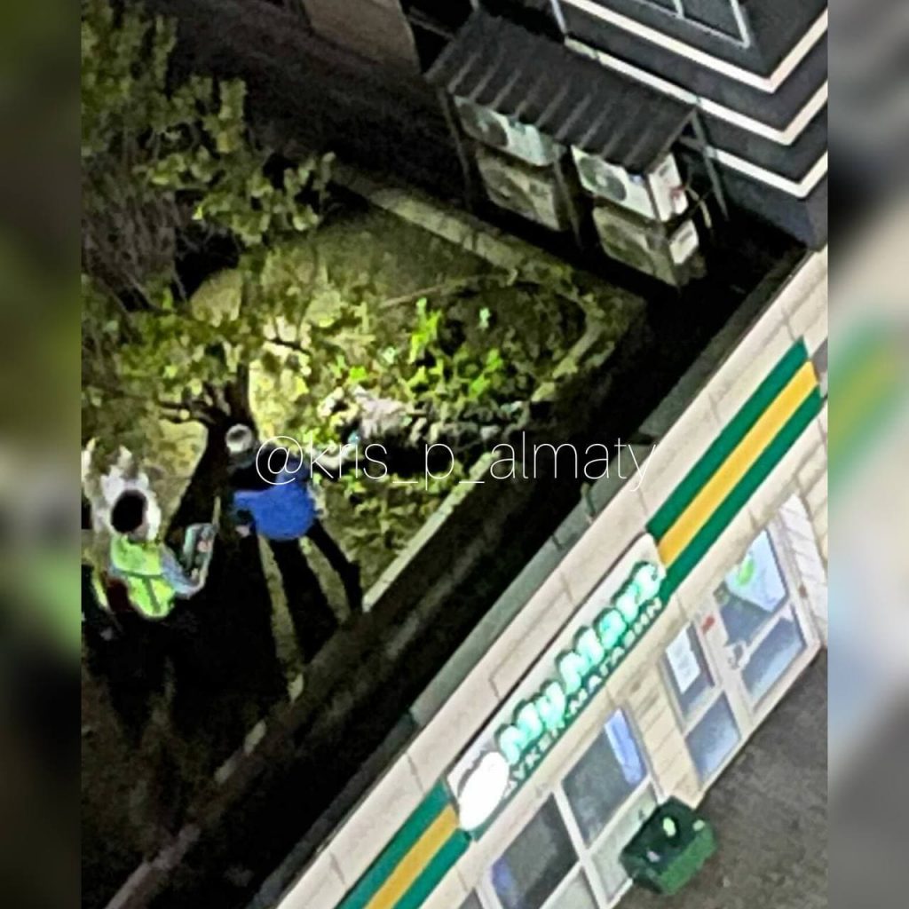 Алматинский стрелок выпрыгнул из окна