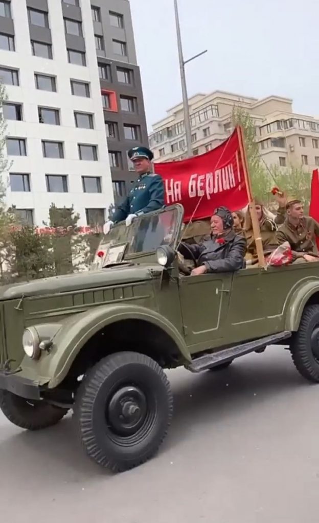 «Дорога на Берлин»: в столице прошел парад, несмотря на запрет Президента