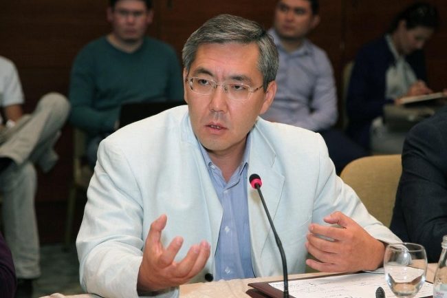 Долговая драма: сколько казахстанцев на краю пропасти
