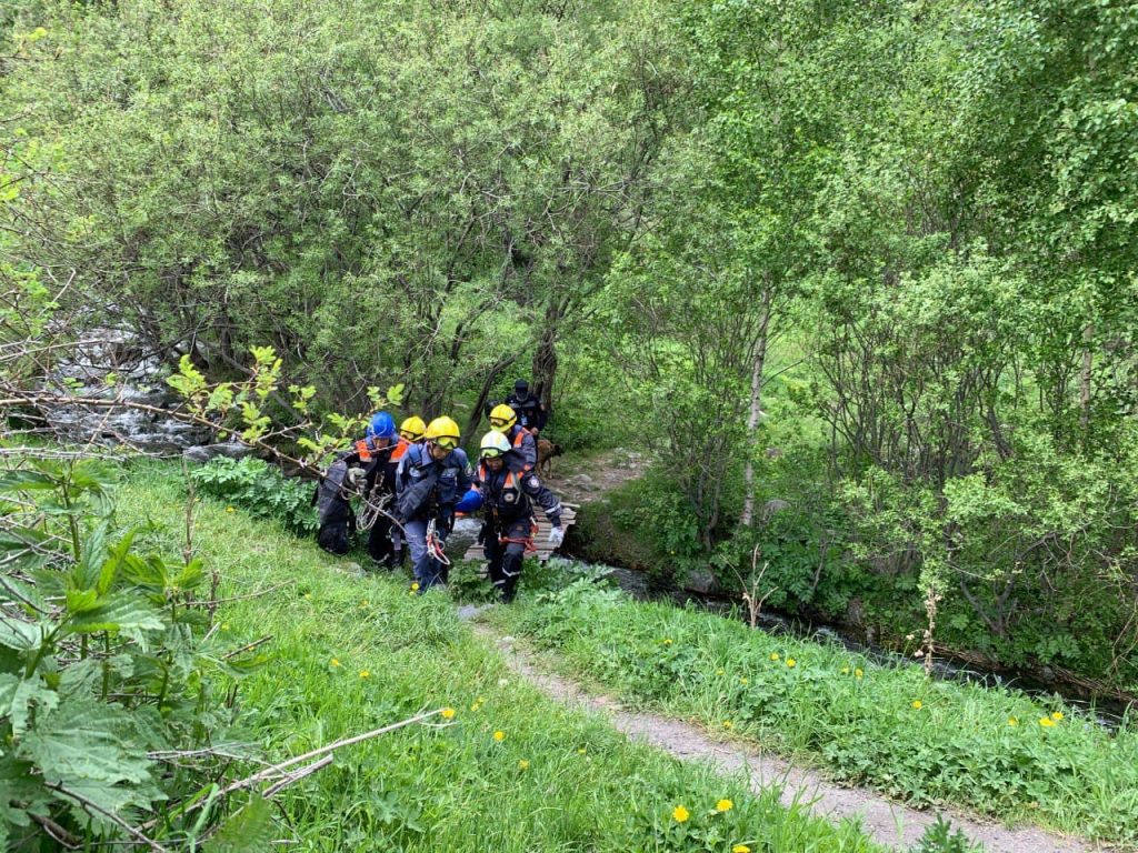 Пожарные тушили условный пожар в горах Алматы